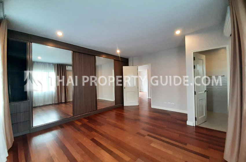 House with Shared Pool in Sukhumvit 